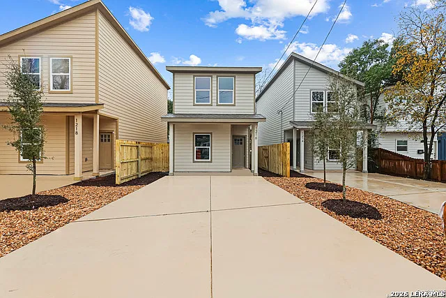 1216 Aransas Ave