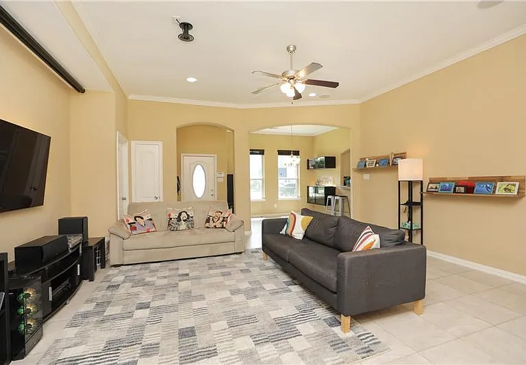 6615 Goldspier St — Photo 7