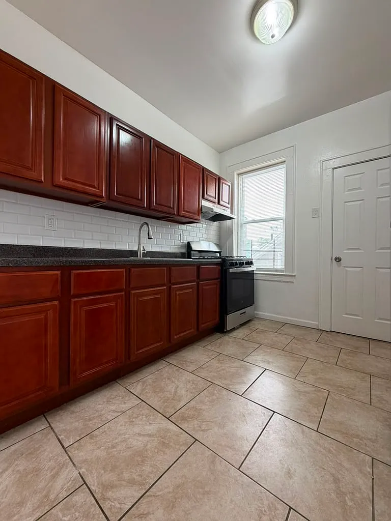 1 bed, 650 sqft, $1,750 — Photo 1