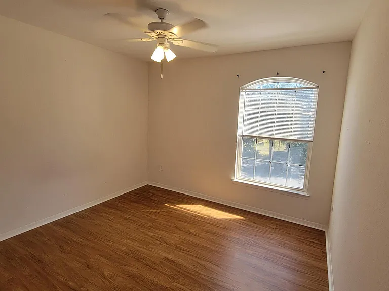 10121 Courtney Palms Blvd #201 — Photo 8