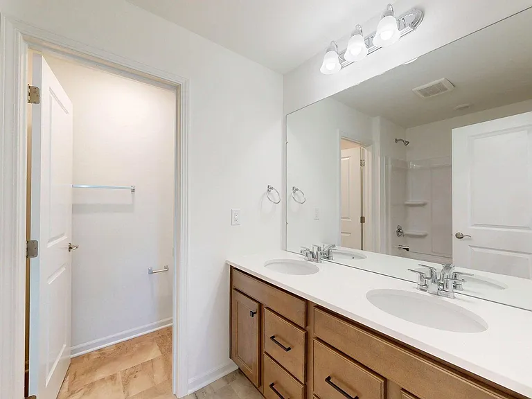 826 Kuss Dr — Photo 16