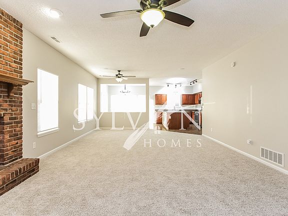 4th image of 2544 Woodfield Blvd
