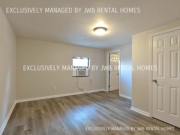 3rd image of 1204 Glencoe St #1