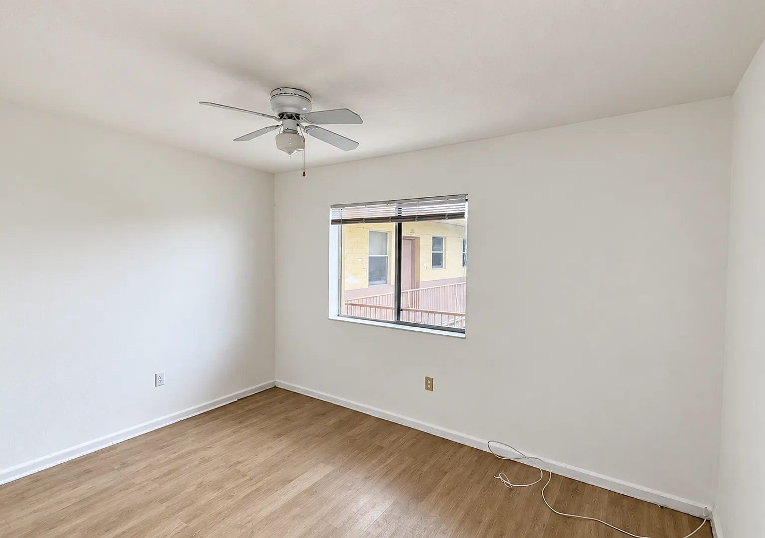 Urban Living Near Downtown Miami for Rent — Photo 3