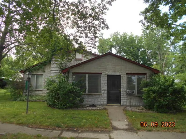 17 W South Street, Aurora, MO 65605
