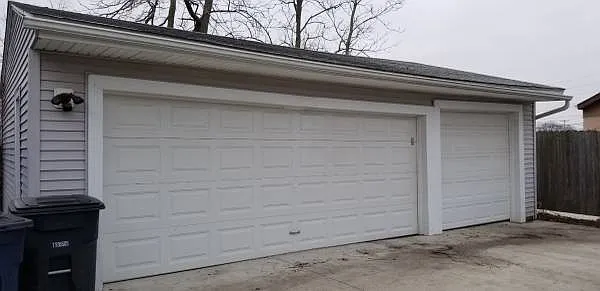 3 bed, 1100 sqft, $1,350 — Photo 3