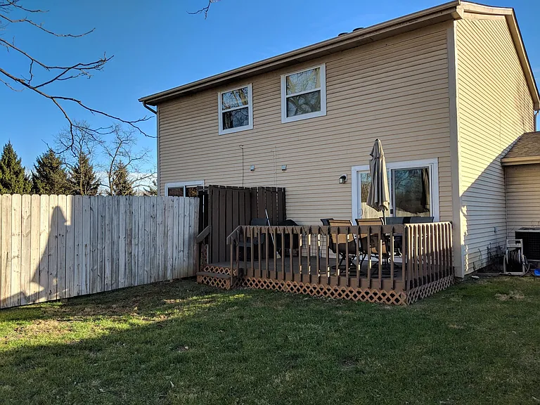 127 Groton Dr — Photo 2