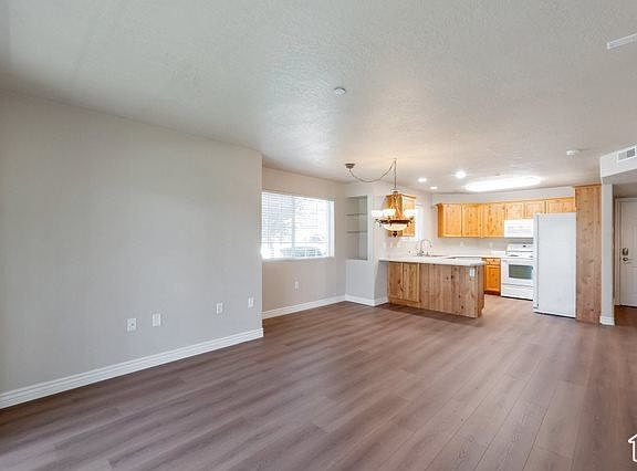 5th image of 1249 W 110 N APT 103