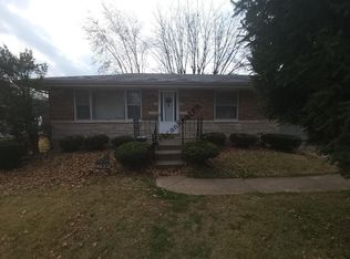 9633 Duluth Dr, Saint Louis, MO 63137