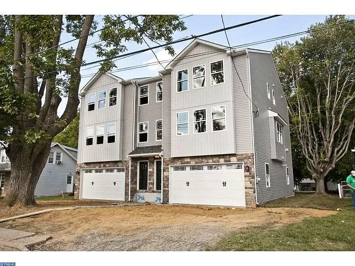 342 Roberts Ave photo 1