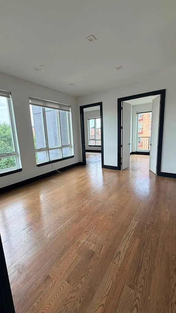 2 bed, 6063 sqft, $1,800 — Photo 2