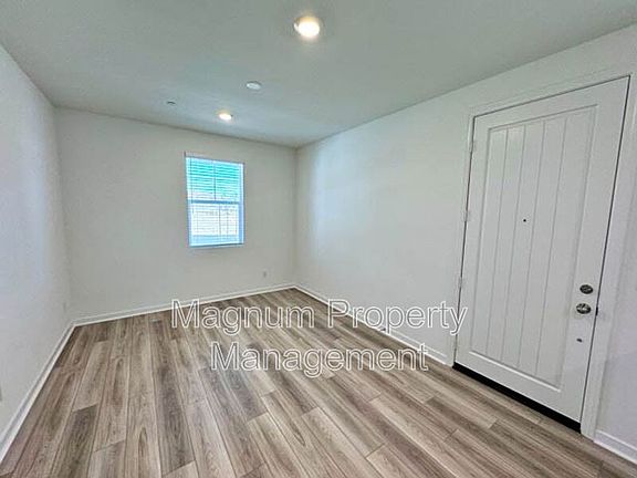 5th image of 25673 Branson Dr #A