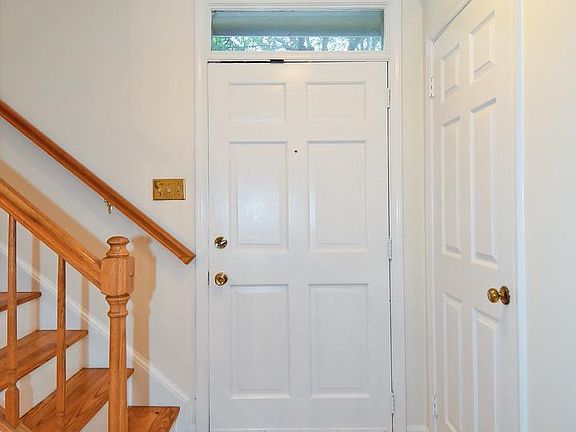 5th image of 517 Colecroft Ct