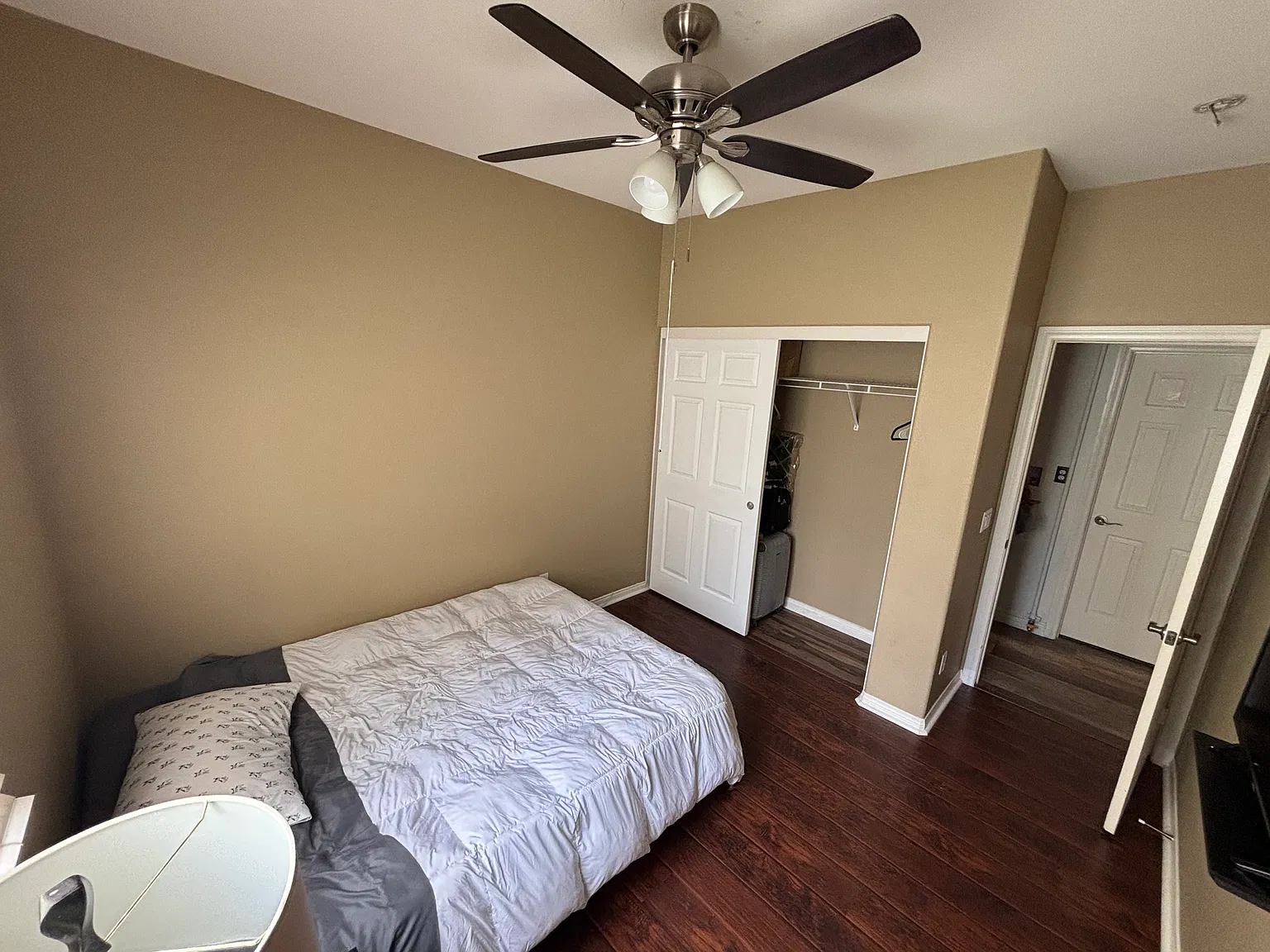 2 bed, 900 sqft, $1,950 — Photo 4