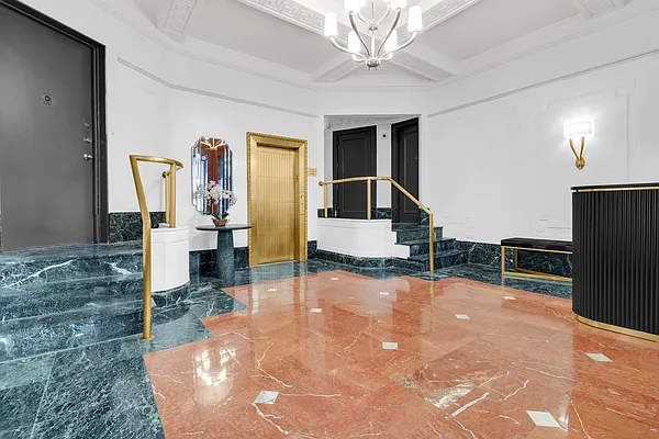 Rented by Compass | media 10