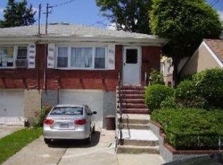 912 129th St, College Point, NY 11356
