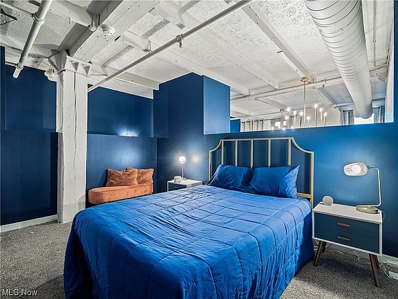 5th image of 1133 W 9th St APT 104