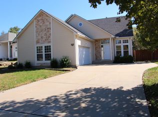 12155 S Prairie Creek Pkwy, Olathe, KS 66061