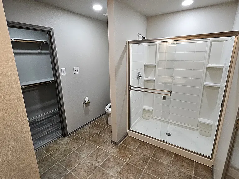 1401 Niagara Falls Ct — Photo 18