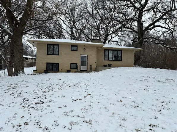 6657 NW Timberline Dr, Des Moines, IA 50313