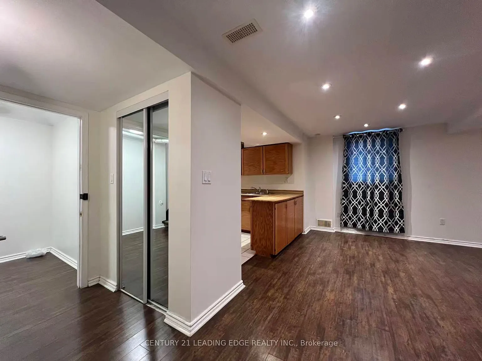 2 bed, $1,950 — Photo 4