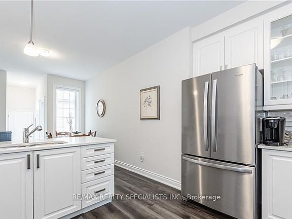 3rd image of 230 Farley Rd #4