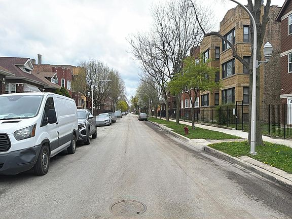 5th image of 7922 S Carpenter St