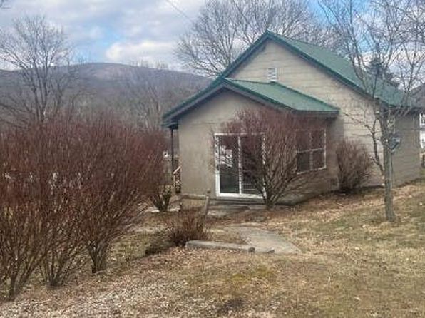306 8th St, Bolivar, PA 15923