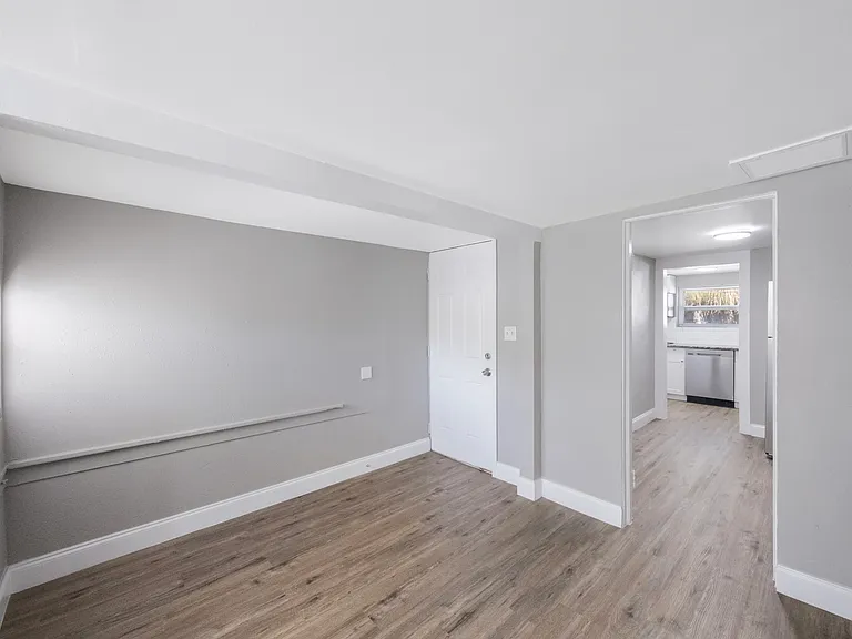 955 9th Ave S #A — Photo 3