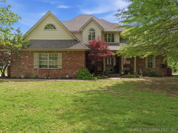 9952 E Shadowlake Dr, Claremore, OK 74017