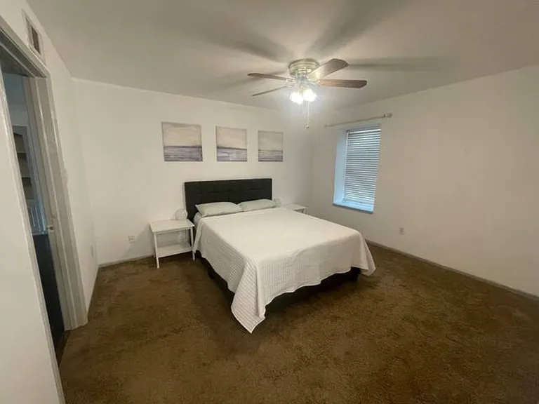 361 N Post Oak Ln #341 — Photo 3