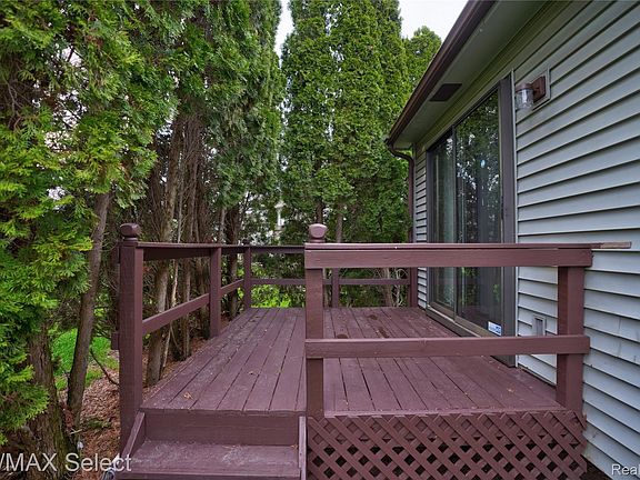 5th image of 580 Oakbrook Cir