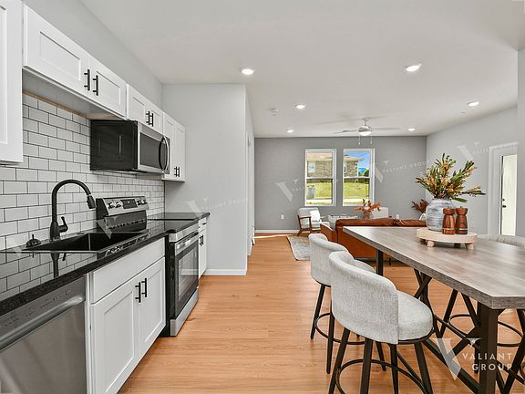5th image of 505 W Grand St #308