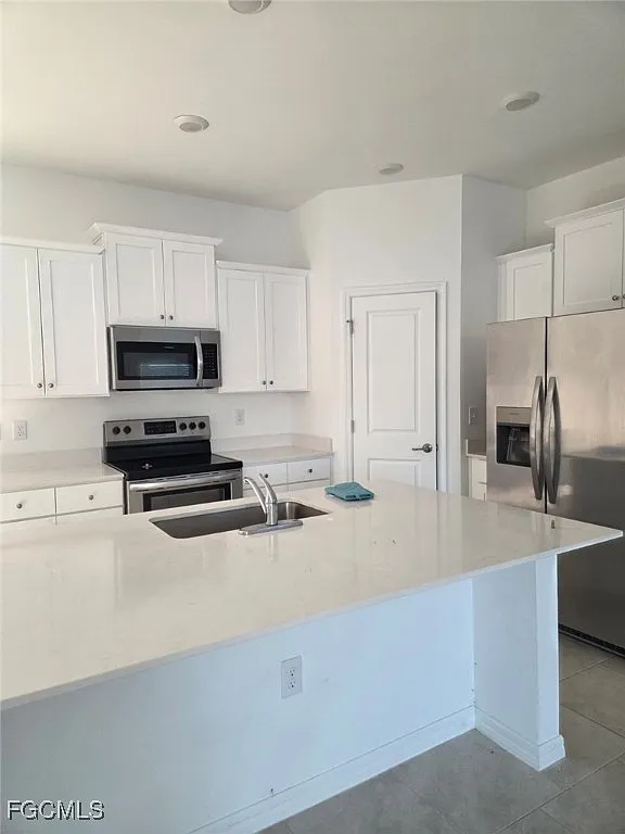 3 bed, 2.0 bath, 1556 sqft, $1,800 — Photo 3