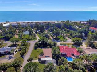 215 Palm Lake Dr, Sanibel, FL 33957