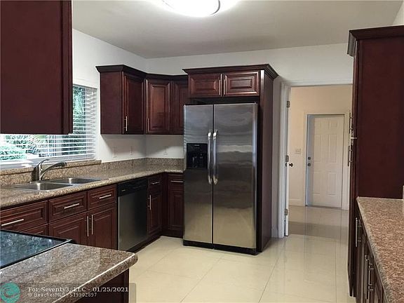 3rd image of 251 S Tradewinds Ave