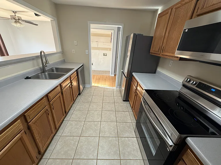 260 Pollard Dr — Photo 6