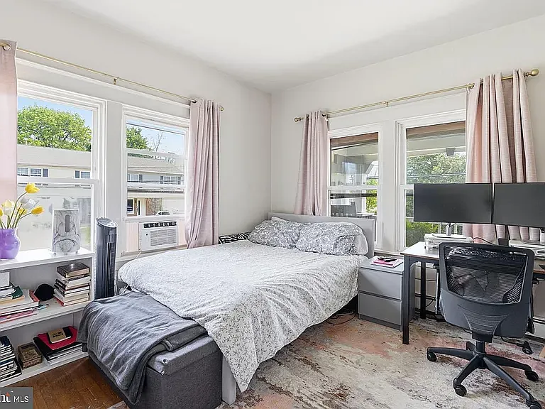 224 Oakdale Ave #1 — Photo 9