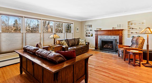 2nd image of 2819 Lake Ave