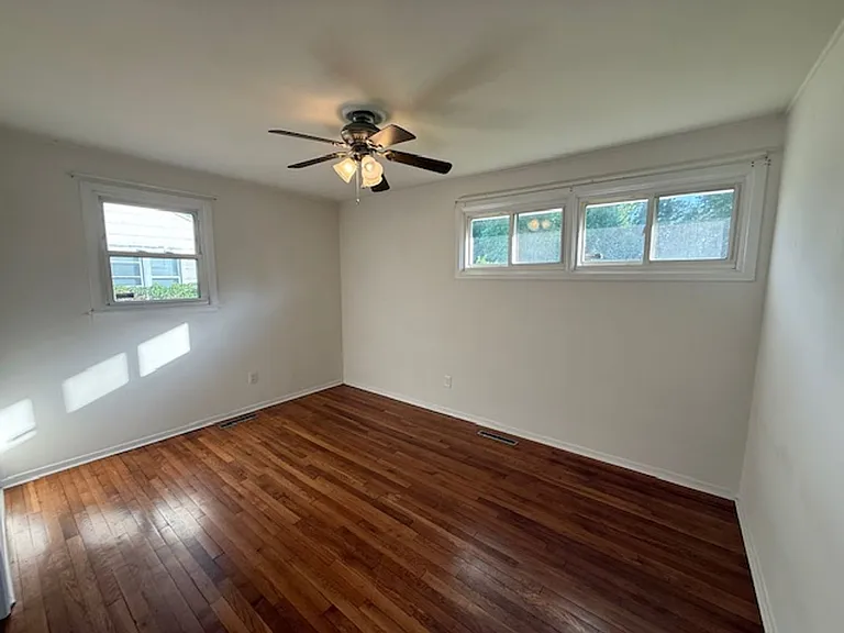 508 Henderson Dr — Photo 16