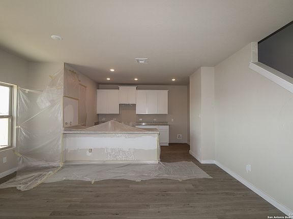 2nd image of 5510 Onyx Valley