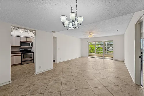 719 Lori Dr #204 Photo 1