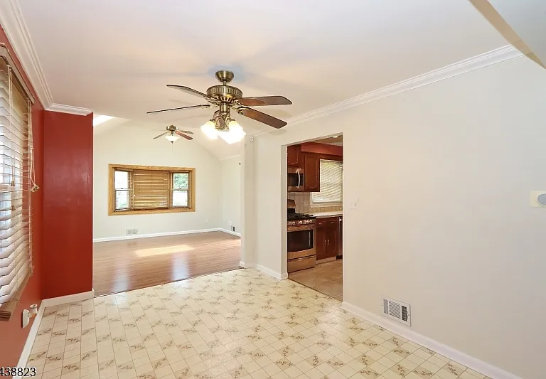 2515 Jackson Ave — Photo 24