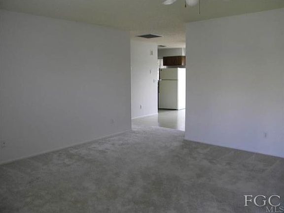 2nd image of 128 SE 16th Pl APT 4