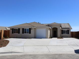 820 Beaconsfield Ct, Bakersfield, CA 93307