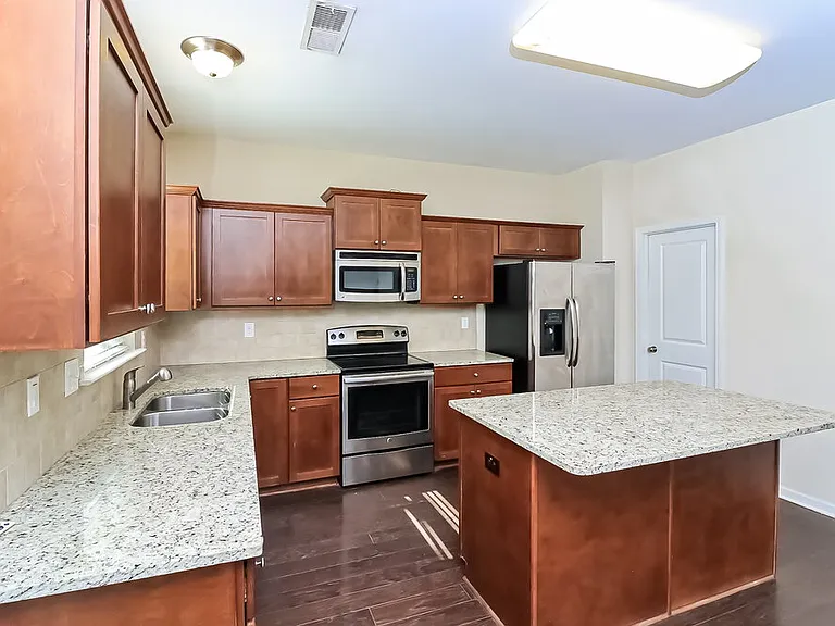 360 Darbys Run Ct — Photo 12