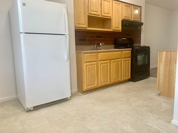 3rd image of 6042 75th St #2