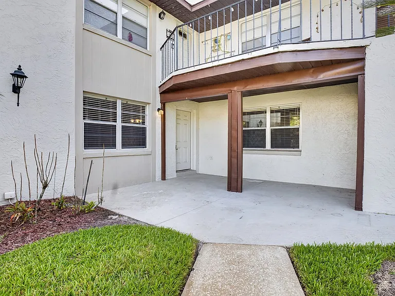 53 Windtree Ln #G102 — Photo 2