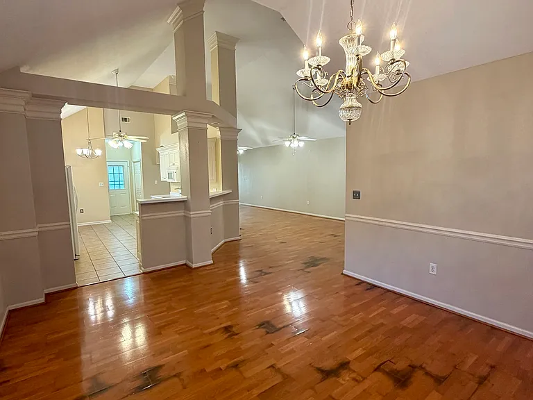 213 Carrington Ln — Photo 22