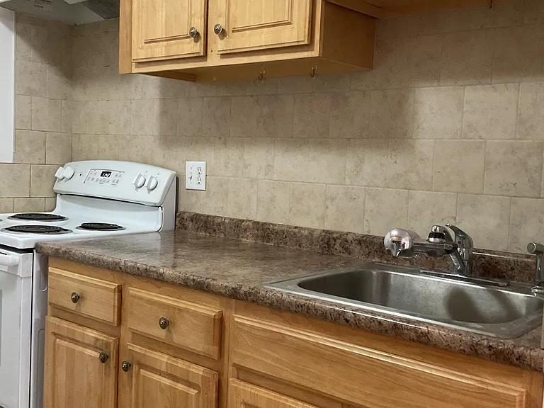 154 Rothwell Ave #2B — Photo 5